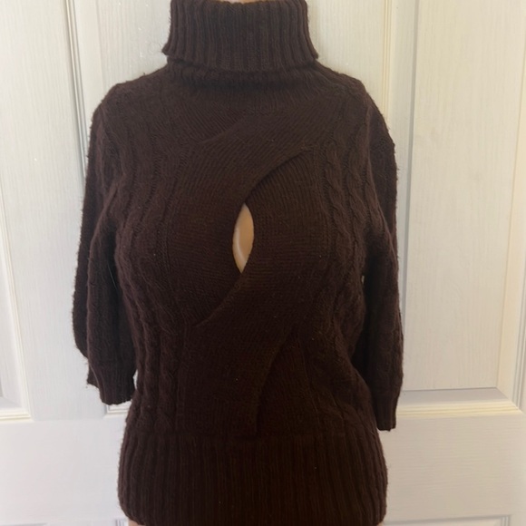 Moda International brown cable knit 3/4 sleeve turtleneck  w keyhole opening M - Picture 2 of 4